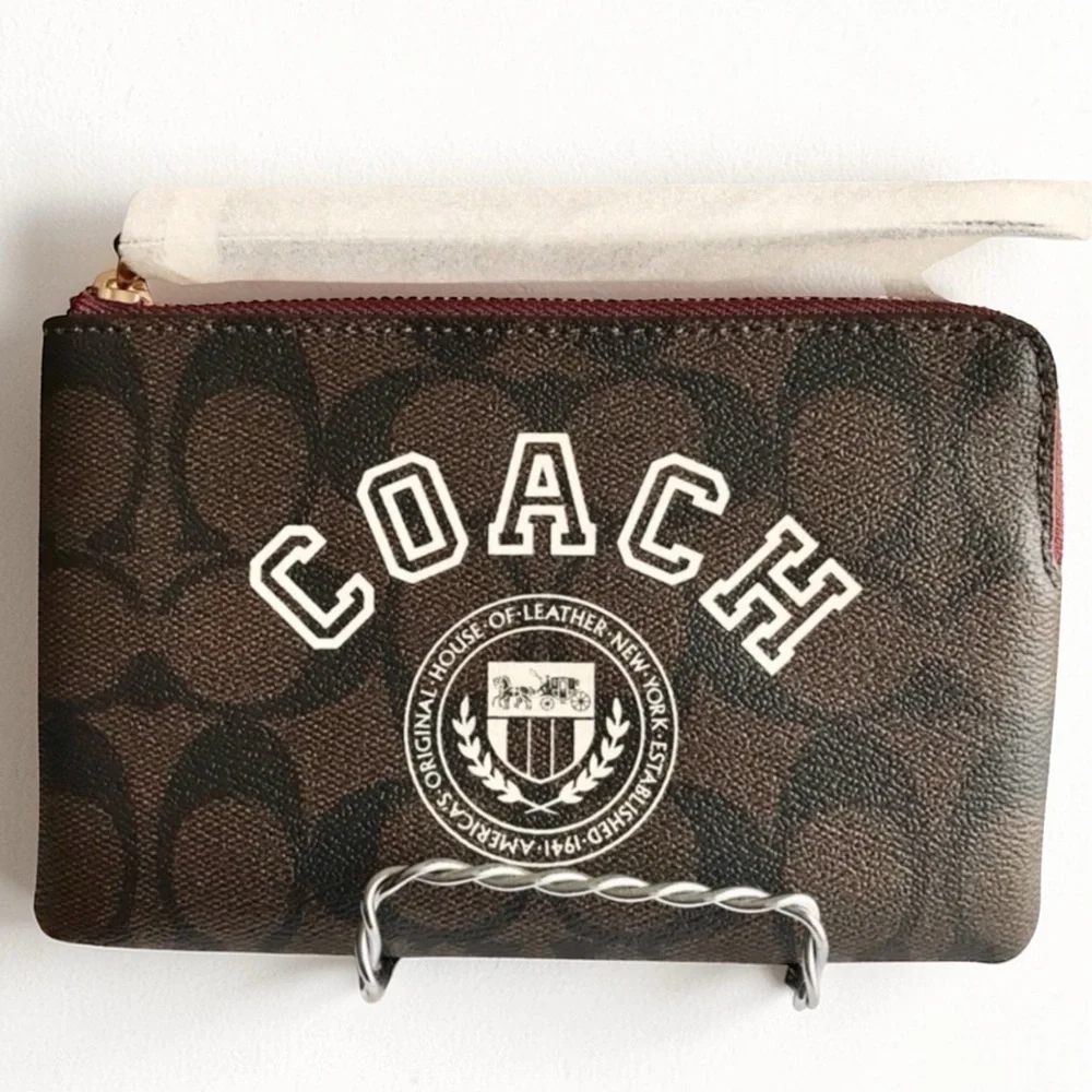 🆕 Coach Corner Zip Wristlet